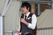 「ひんやり話」を披露するオジンオズボーン篠宮。飲み会で帰りが遅くなった篠宮とその後輩たちに、篠宮の妻から厳しい一言が。