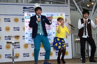 岡田のギャグ「閉店ガラガラ！ ワォ!!」でイベントを締めくくった。