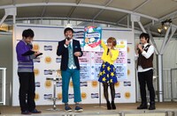 優勝した鈴木奈々にはキシリクリスタルの商品1年分が贈られた。