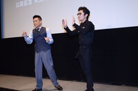 前説で会場を温める柳沢慎吾とオリエンタルラジオ藤森。