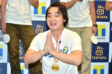 一発ギャグを披露するジャングルポケット斉藤。