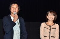 伊藤隆行テレビ東京プロデューサーと、相内優香テレビ東京アナウンサー（左から）。