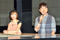 大島麻衣、土田晃之（左から）。