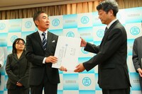 「あなたの街に住みますプロジェクト」地域活性推進室新設会見。(c)吉本興業