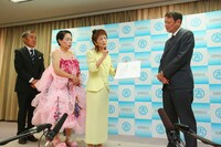 「あなたの街に住みますプロジェクト」地域活性推進室新設会見。(c)吉本興業