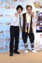 「戦国パチンコ『CR花の慶次 SP～琉』」新機種発表会に出演したかもめんたる。