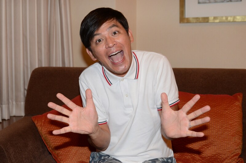 「すべり芸人☆夢の競演 THE すべり場」のMCを務めるますだおかだ岡田。