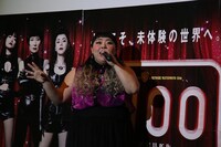 広島で行われた松本⼈人志監督最新作「R100」に舞台挨拶イベントの様子。