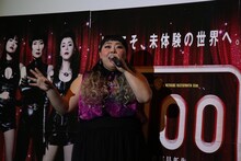広島で行われた松本⼈人志監督最新作「R100」に舞台挨拶イベントの様子。