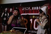 広島で行われた松本⼈人志監督最新作「R100」に舞台挨拶イベントの様子。