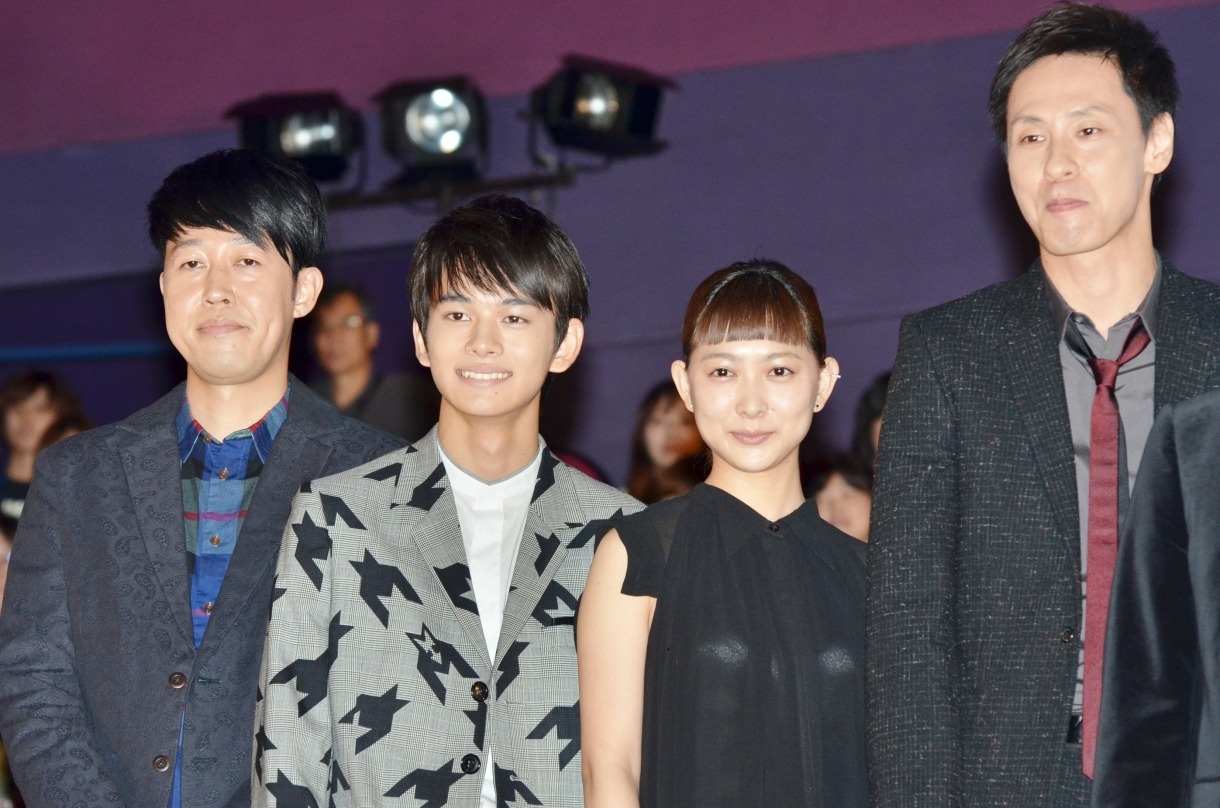 小籔千豊、北村匠海、谷村美月、大倉孝二（左から）。