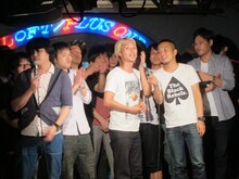 作品「鬼虐め（オニイジメ）」の書籍化が決定したマシンガンズ滝沢。