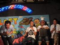 浜田省吾の「MONEY」を歌う西堀。