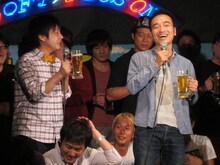 「キングオブコント2013」チャンピオンのかもめんたる。