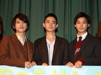 映画「男子高校生の日常」初日舞台挨拶の様子。