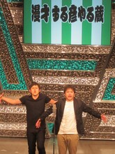 漫才する彦やる蔵ことオジンオズボーン。