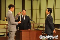 ドランクドラゴン塚地が出演する「リーガルハイ」第3話のワンシーン。