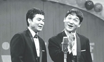 DVD「漫才のDENDO 喋（しゃべる）編」の一場面。(c)2013 朝日放送 / 吉本興業