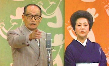 DVD「漫才のDENDO 喋（しゃべる）編」の一場面。(c)2013 朝日放送 / 吉本興業