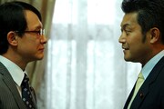 DVD「あぁ…閣議」のワンシーン。 (c)2012テレビ朝日／吉本興業
