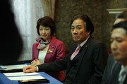 DVD「あぁ…閣議」のワンシーン。 (c)2012テレビ朝日／吉本興業