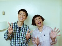 10月24日（木）、25日（金）、大阪・なんばグランド花月にて、「しみけん、すっちーの新喜劇60　～座長に…なりたいんや！～」を開催する清水けんじ（左）とすっちー（右）。