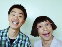 10月24日（木）、25日（金）、大阪・なんばグランド花月にて、「しみけん、すっちーの新喜劇60　～座長に…なりたいんや！～」を開催する清水けんじ（左）とすっちー（右）。