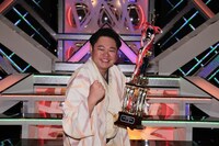 「平成25年度 NHK新人演芸大賞」落語部門で大賞を受賞した鈴々舎馬るこ。(c)NHK