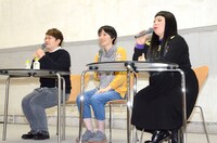 「よしもと1DAYアカデミー2013『ハリセンボン・渡辺直美特別講義』」の模様。