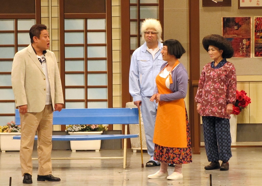 吉本新喜劇「すち子の車窓から」(c)吉本興業