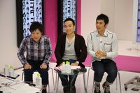 ゲストのかもめんたると小島よしお（左から）。