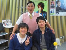 「バカリズムのオールナイトニッポンGOLD」に現れたオードリー春日、本物の春日に喜ぶバカリズム、戸惑う若林。