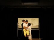 いけだてつや「お調子者シリーズ」でお調子者が現れた瞬間捕まえに行くラバーガール。