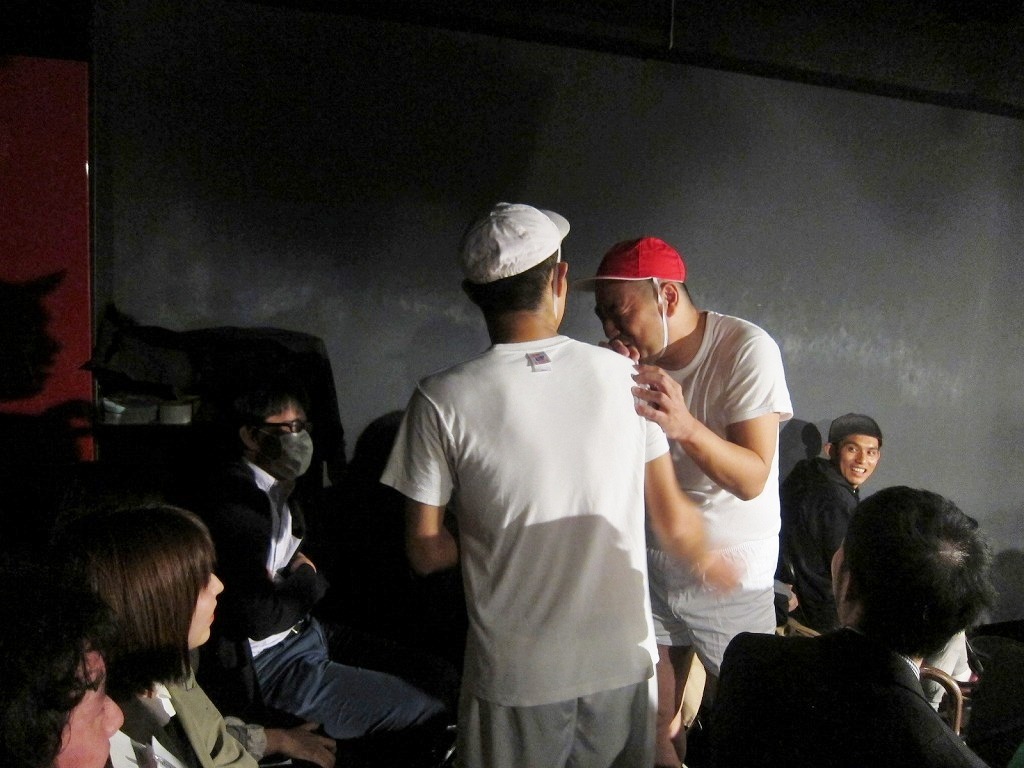 「借り陰毛対決」でRGのマネージャーに迫ったハブに、RGが「仕事に影響するから……」とストップ。