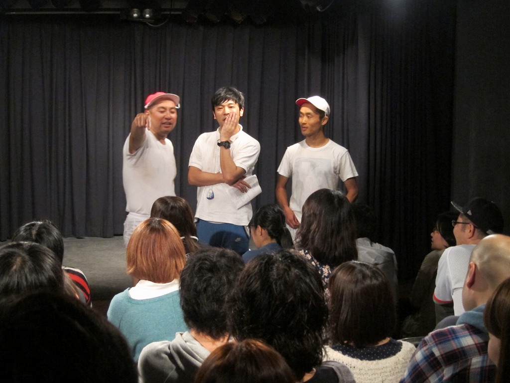 「毒蝮三太夫、お客さんに悪態つくもなんか憎めない対決」は、「バカだねこいつ最前列なんかに座って」「長生きしろよ」など、2人セットで言って回ってドロー。