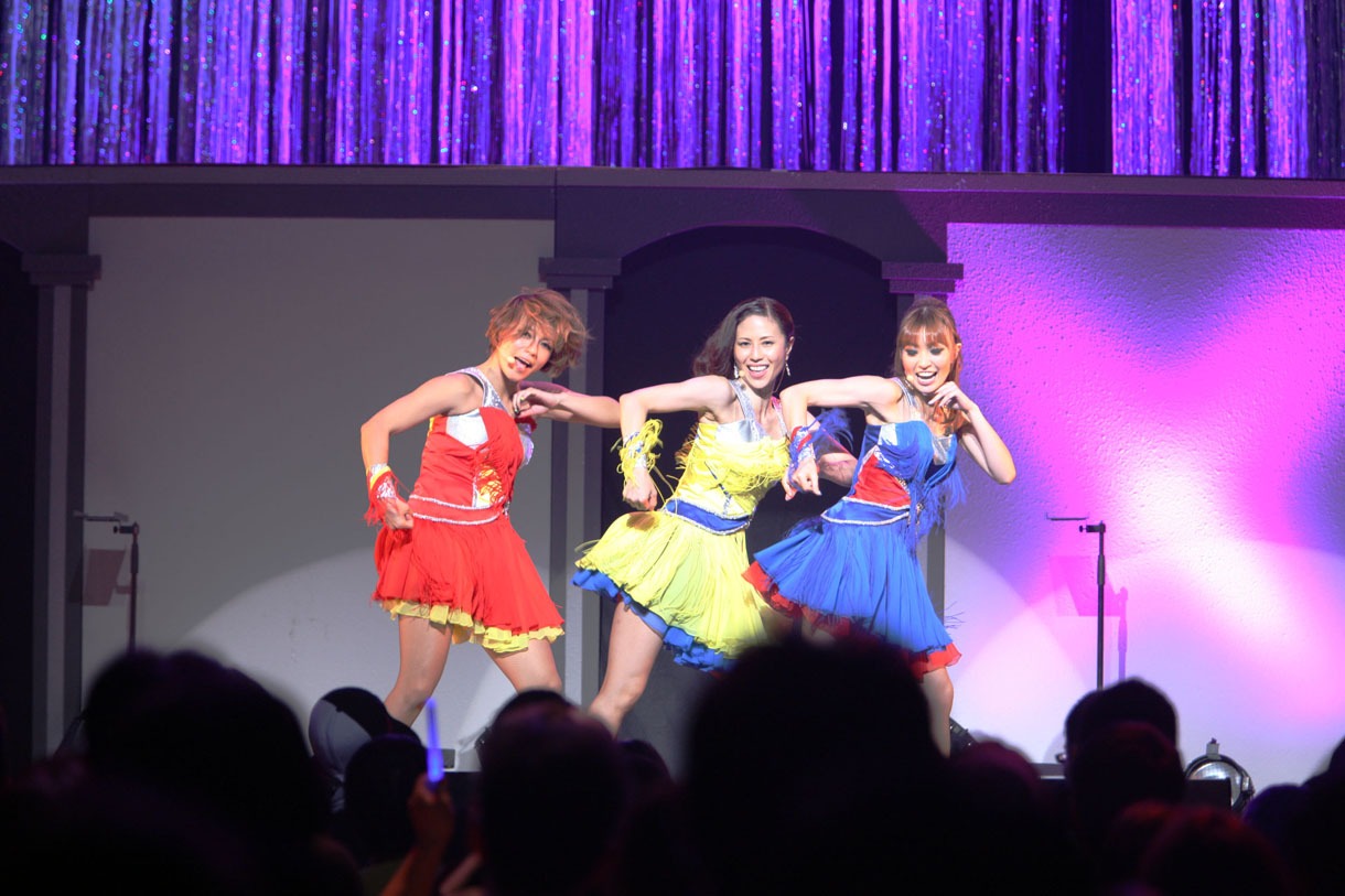 MAX PRESENTS LIVE CONTACT 2013 Tacata' Magic」東京昼公演の模様。