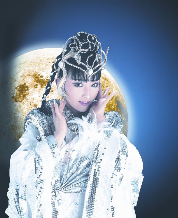 ​​「プリンセス天功のよしもと摩訶不思議花月」に出演する、プリンセス天功。