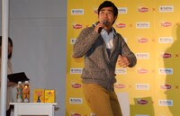 「ゲスの極み！」ポーズの浜谷。