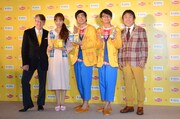 「Lipton×B:MING LIFE STORE by BEAMS 話そう！キャンペーン」PRイベント後のフォトセッションの様子。