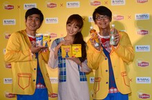 「Lipton×B:MING LIFE STORE by BEAMS 話そう！キャンペーン」のPRイベントに登場したハマカーンと神田うの。