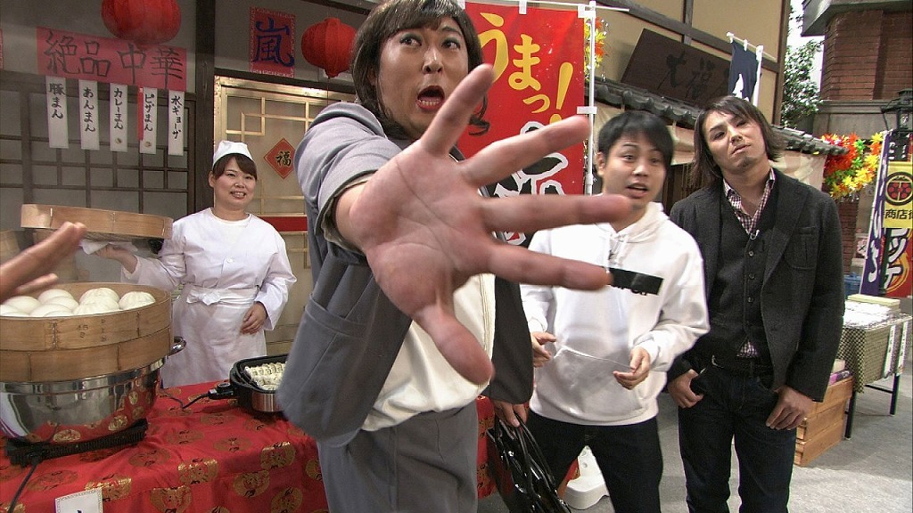 コント「ぶらりロケ」のワンシーン(c)NHK