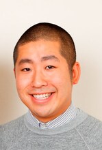 ドラマ「おふこうさん」で濱崎透役を演じるハライチ澤部。