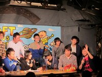 先輩陣のトークに圧倒されて一言も喋っていなかったジンカーズ樋口の第一声は「どーも王子でーす」。