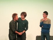 登場早々ライブの収支を聞き出そうとするスパローズ森田。