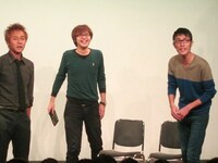 音響、照明スタッフにギャラを聞き出そうとするスパローズ大和。