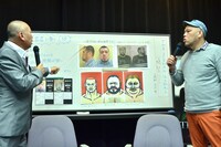 人相科学の石丸賢一氏と野性爆弾・川島（左から）。