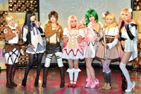 決勝大会に進出するコスプレイヤーたち。