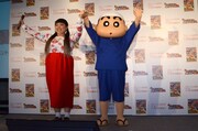 DVD / Blu-ray「映画 クレヨンしんちゃん バカうまっ！ B級グルメサバイバル!!」の発売記念イベントに登壇した渡辺直美。