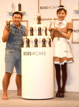サントリーコーヒー・BOSS「ローソン限定新商品 記者発表」に登場したスギちゃんと高橋真麻。