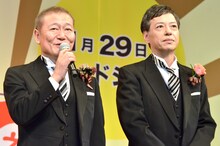 國村隼、板尾創路（左から）。